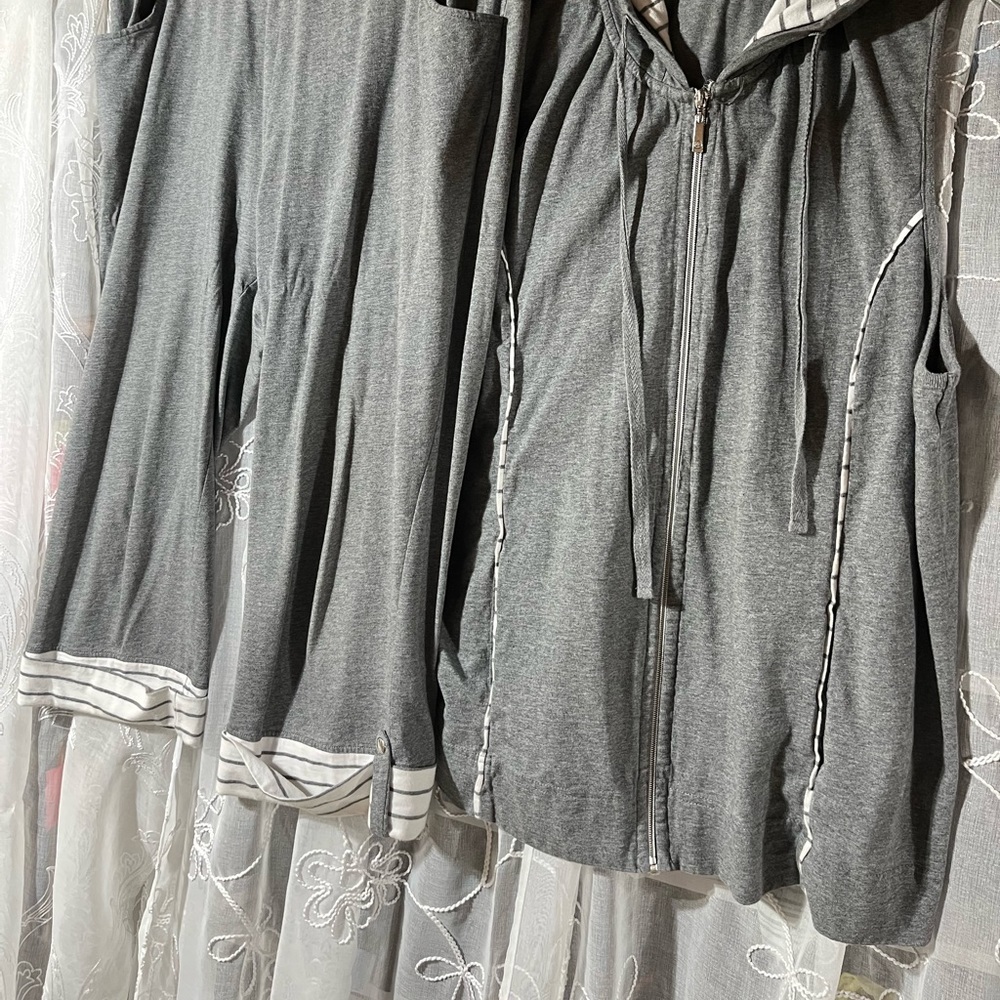 2 piece gray Capri and matching vest